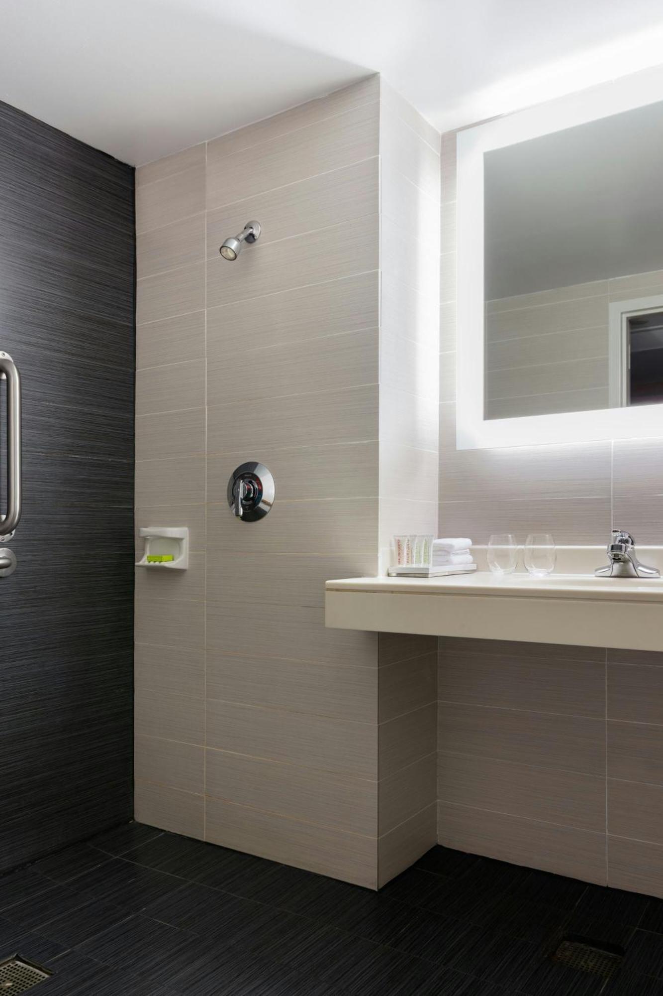 Le Meridien Charlotte Luaran gambar