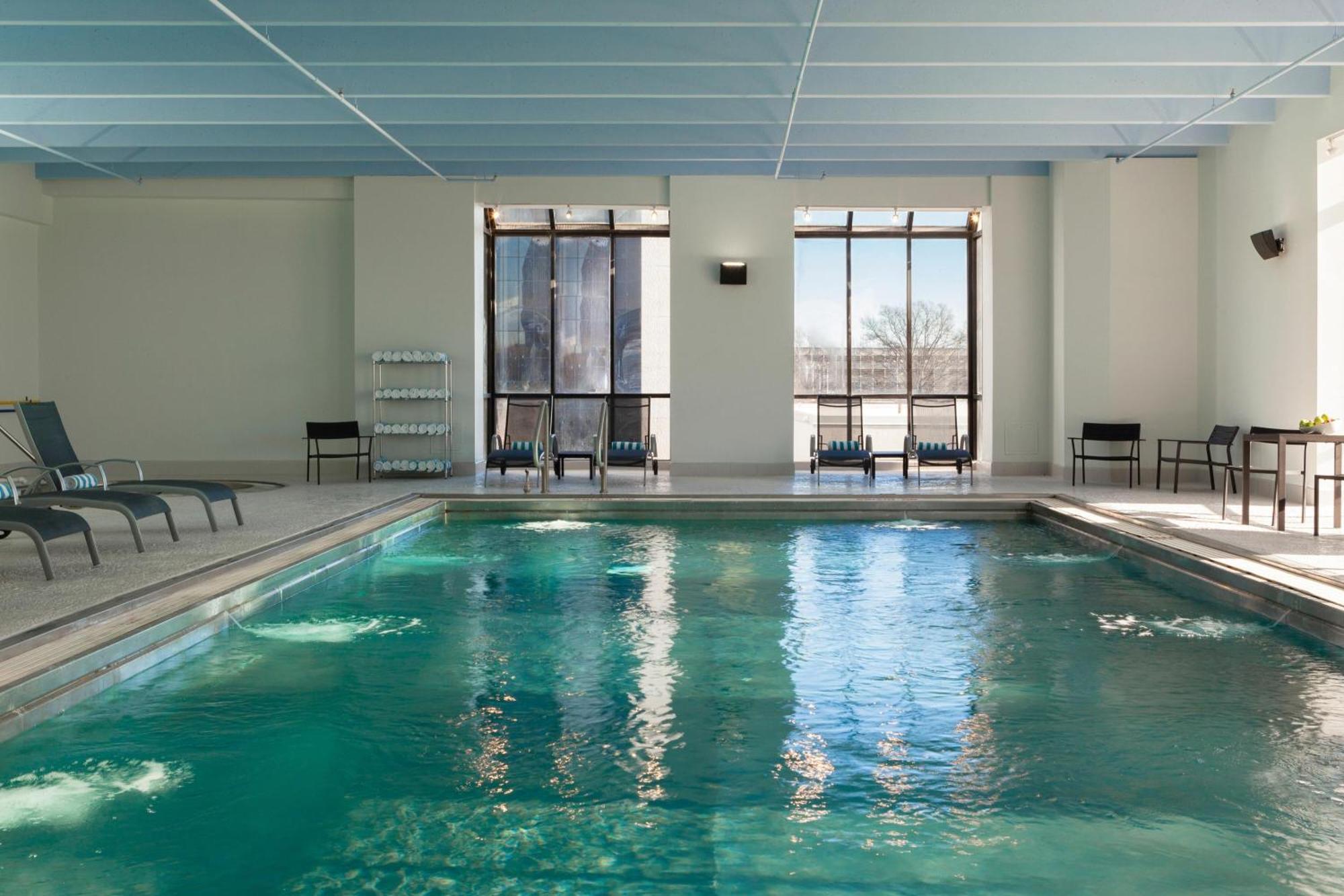 Le Meridien Charlotte Luaran gambar